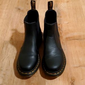 Dr. Martens 2976 Chelsea Boots, Black, Size 7